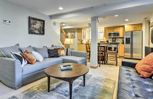 University District Apartment | Quaint Seattle Apt ~ 1 Mi to UW Campus!