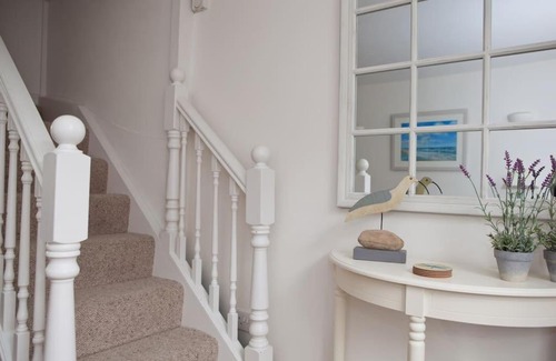 Arundel House | Quaker Cottage in historic Arundel