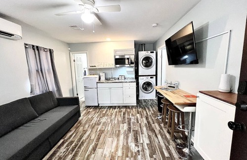 Burton Apartment | Quality for Four and your pets are allowed