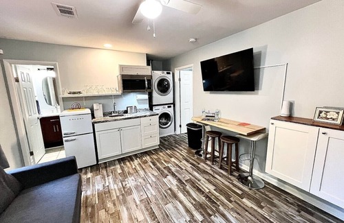 Burton Apartment | Quality for Four and your pets are allowed