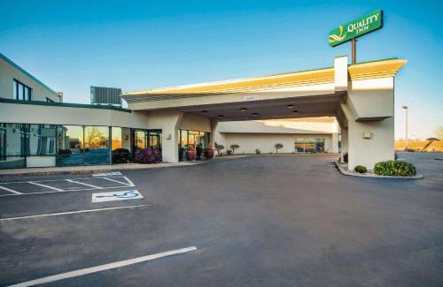 Grand Island Hotel | Quality Inn and Conference Center I-80 Grand Island