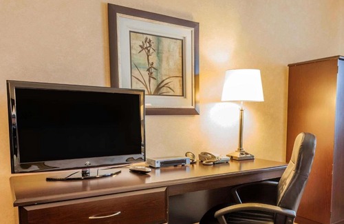 Arlington Hotel | Quality Inn Arlington