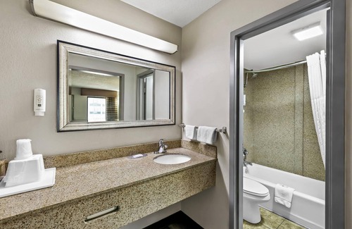 Bowling Green Hotel | Quality Inn Bowling Green South