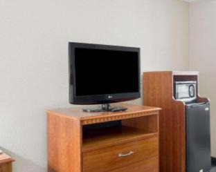 Columbus Hotel | Quality Inn Columbus, MS