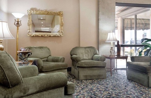 Columbus Hotel | Quality Inn Columbus, MS