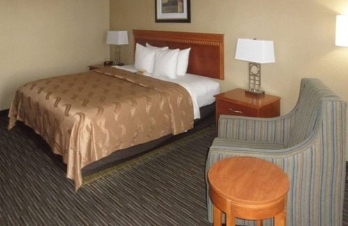 Columbus Hotel | Quality Inn Columbus, MS