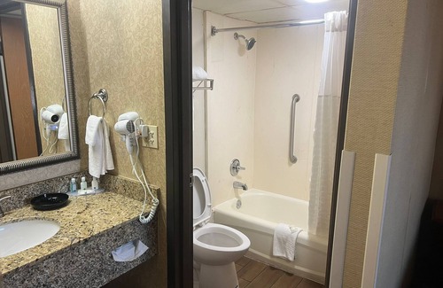 Columbus Hotel | Quality Inn Columbus, MS