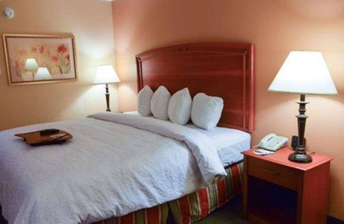 Airport Township Hotel | Quality Inn Florissant - St Louis