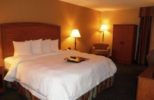 Airport Township Hotel | Quality Inn Florissant - St Louis