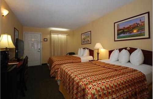 Scottsboro Hotel | Quality Inn Scottsboro US-72-Lake Guntersville Area