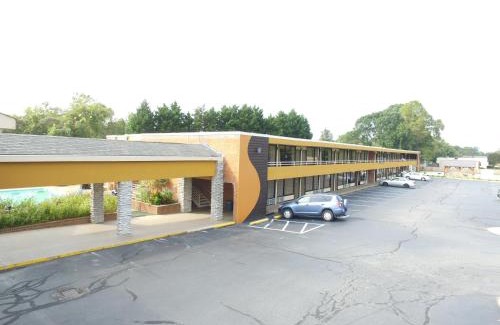 South Boston Hotel | Quality Inn South Boston - Danville East