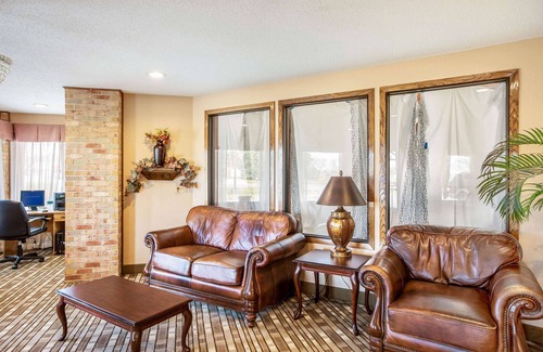 Storm Lake Hotel | Quality Inn - Storm Lake