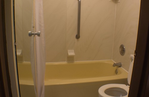 Erie Hotel | Quality Inn & Suites Conference Center Across from Casino