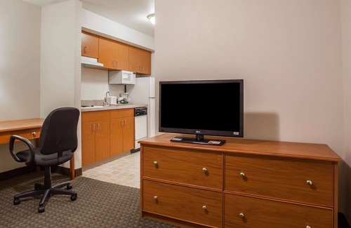 Federal Way Hotel | Quality Inn & Suites Federal Way - Seattle