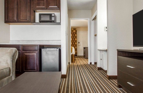 South Portland Hotel | Quality Inn & Suites
