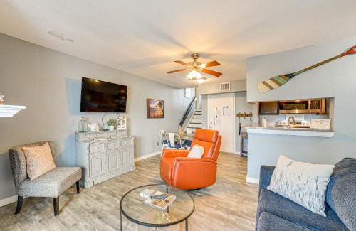 Galveston Apartment | quarter Mi to Seawall Relaxing Galveston Condo!