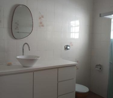 Regiao Urbana Homogenea X House | Quarto Aconchegante no Centro de Poços de Caldas - Pousada do Chico