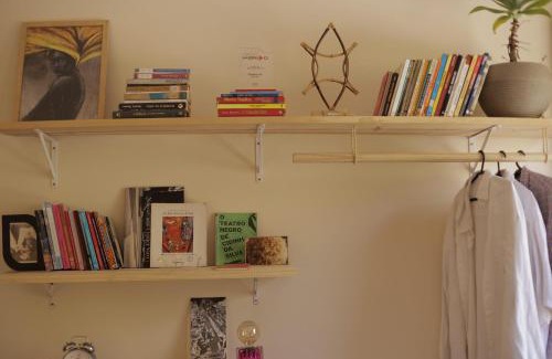 Serra House | Quarto Casal com Varanda Casa Caramel