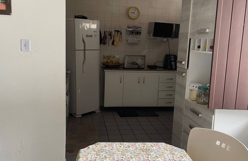 Aratuba House | Quarto com 2 camas de solteiros