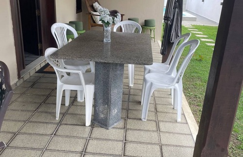 Aratuba House | Quarto com 2 camas de solteiros