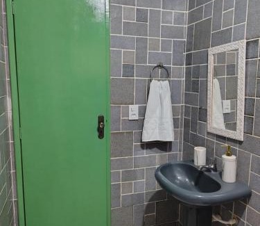 Pitimbu House | Quarto com 3 camas