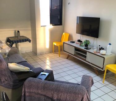 Bessa Apartment | Quarto com banheiro e ar privativos Demais areas do ap compartilhadas com o anfitriao 500m da Praia do Bessa