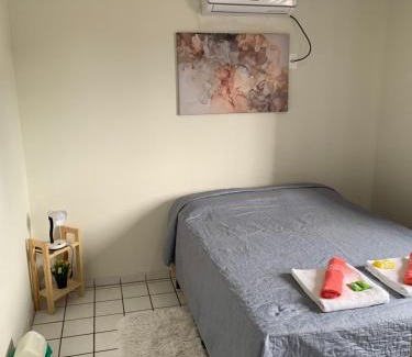 Bessa Apartment | Quarto com banheiro e ar privativos Demais areas do ap compartilhadas com o anfitriao 500m da Praia do Bessa