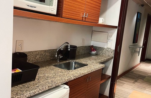 Setor Hoteleiro Norte Hotel | Quarto Hotel Comfort Suites Brasilia- o Mais Confortável e Aconchegante