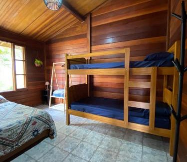 Sao Roque House | QUARTO Outono em Casa de Madeira no Alto da Serra - PetFriendly