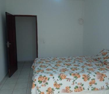 Jau House | Quarto Privado com Banheiro Compartilhado