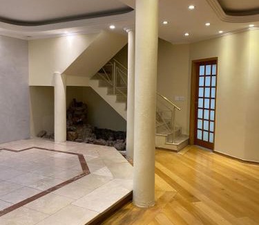 Liberdade House | Quarto privativo 5 minutos metrô com Piscina e churrasqueira