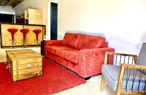 Cambui House | Quarto Privativo com Banheiro Externo de uso Exclusivo