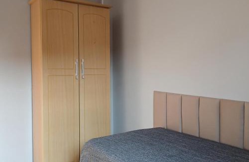 Artur Nogueira House | Quarto Solteiro com TV