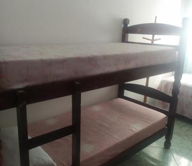 Alphaville House | Quarto Triplo Solteiro