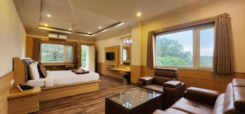Sidhpur Hotel | Quartz Himalayan Brothers