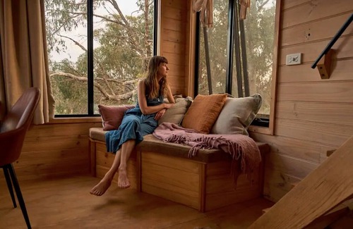 Yandoit Cabin | Quartz Valley Charming Cozy Tiny House - Reconnect with Nature and Each Other