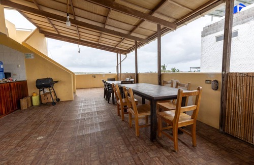 Puerto Ayora Apartment | Queen Bedroom Suite ON THE Second High Floor AT Ariana`s Galapagos Hostal