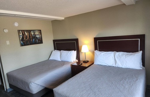 Bangor Hotel | Queen City Inn