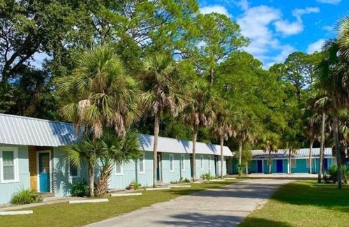 Panacea Apartment | Queen Kitchenette by the Bay #16