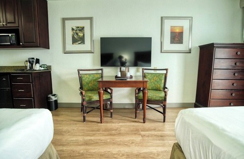 Treasure Island Hotel | Queen Queen Gulf View Room