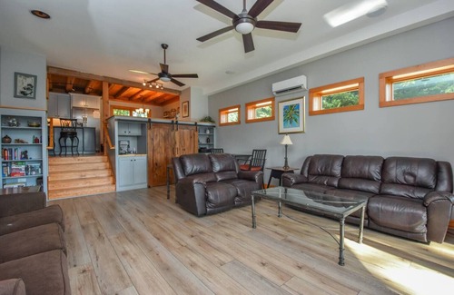 Mount Mourne Cabin | Queens Cove Cottage - Log Cabin w Private Dock - Lake Norman Vacation Rental