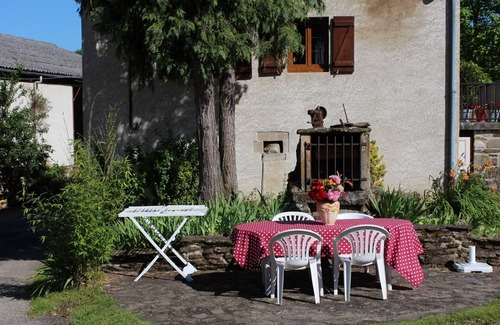 Gagnac-sur-Cere Cottage | Quercy cottage on the farm - -