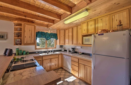 Jaroso House | Questa Home w/Views - 13 Mi to Red River Skiing!