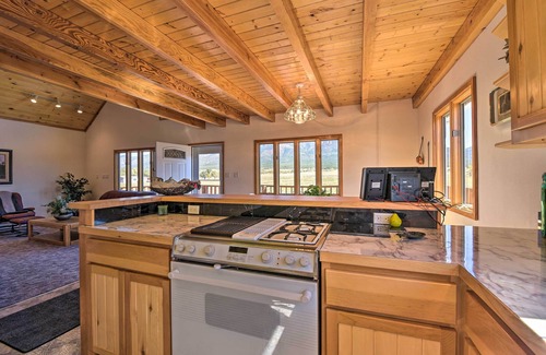 Jaroso House | Questa Home w/Views - 13 Mi to Red River Skiing!