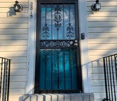 Oxon Hill-Glassmanor House | Quick Trip to DC and VA