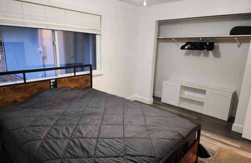 University Place House | Quiet 1 bedroom 1 bathroom in University Place