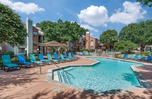 Irving Apartment | Quiet 1BR King Suite | Pool, Gym, Parking 01