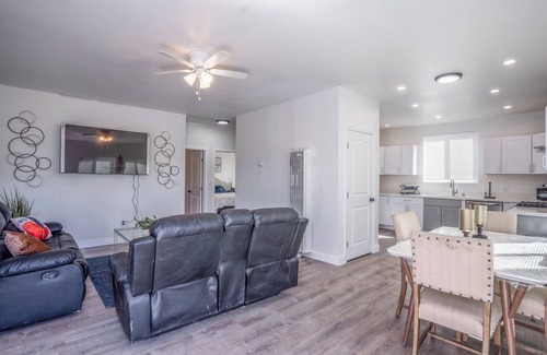 Paradise Park Apartment | Quiet 2 Bedroom Apartment near Berkeley/Emeryville Boarders