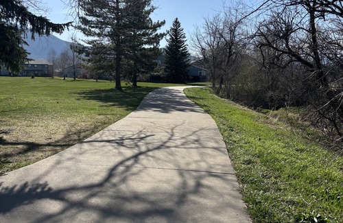 Park East House | Quiet 2 BR, close to C.U. and bike path