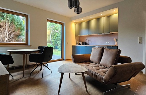 Markgrafenheide Apartment | Quiet 2 room apartment with WLAN on the first floor - MH5